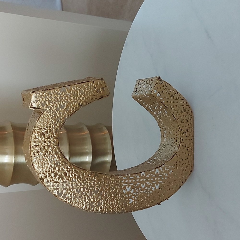 Gold Ornate Letter "C"
